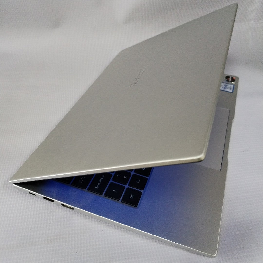 LAPTOP HUAWEI MATEBOOK D14 NBL-WAQ9R (2022) 512 GB SSD 8 GB RAM (SEMINUEVO)