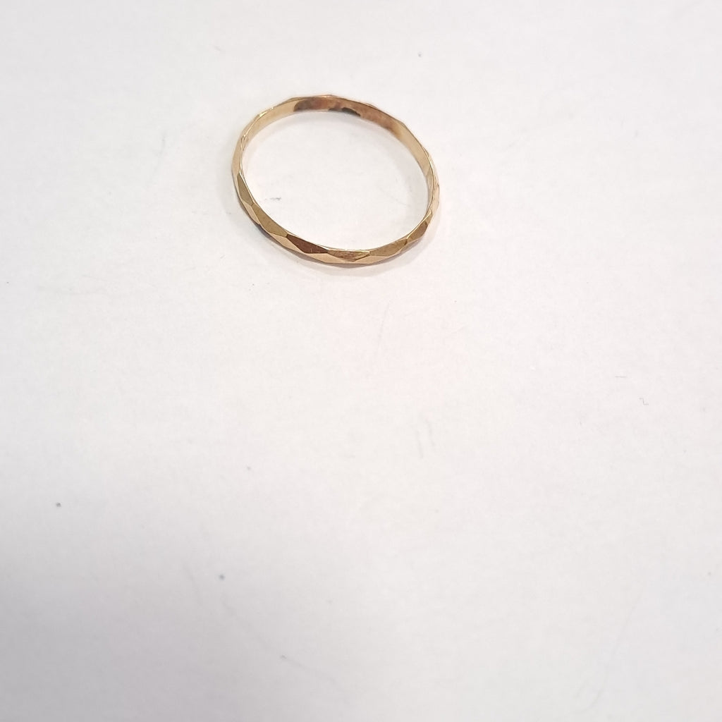ANILLITO. ORO. 14 K 0.6 GRMS (SEMINUEVO)