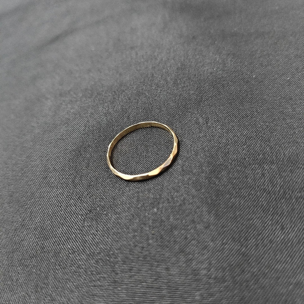 ANILLITO. ORO. 14 K 0.6 GRMS (SEMINUEVO)