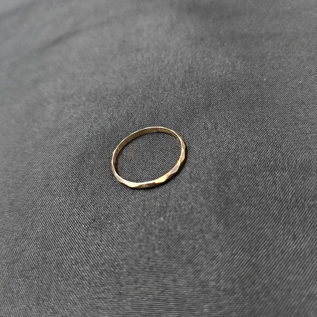 ANILLITO. ORO. 14 K 0.6 GRMS (SEMINUEVO)