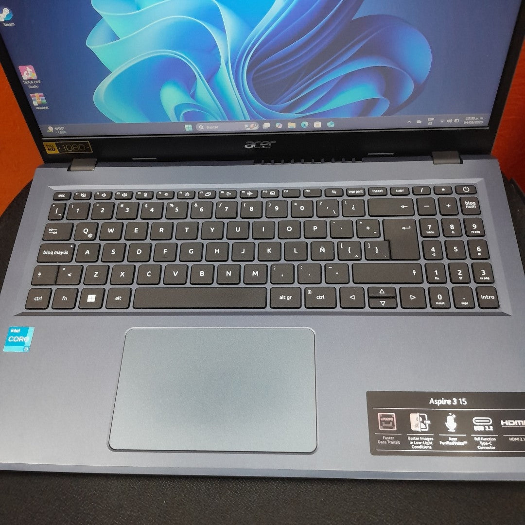 LAPTOP ACER ASPIRE 3 A315-510P-37AL (2023) 512 GB SSD 8 GB RAM (SEMINUEVO)