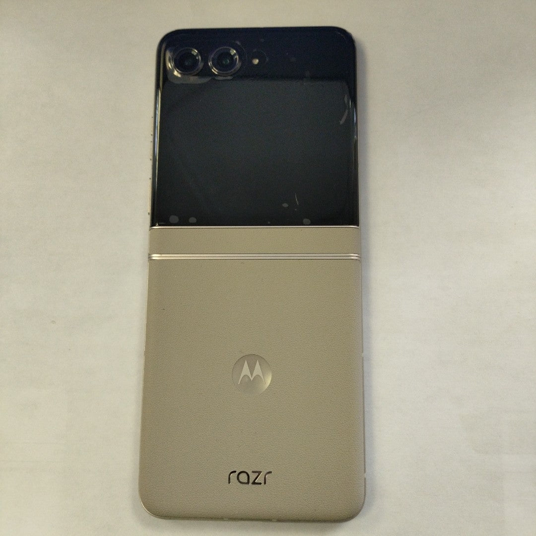 CELULAR MOTOROLA RAZR 50 5G XT2451-3 (2024) 512 GB 12 GB RAM (SEMINUEVO)