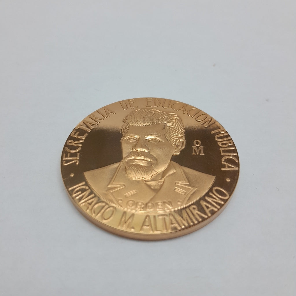 K1 42,20 GRMS - DTO. 0,00 GRMS - 21 K - AVALÚO 77099,40 * IDENTIFICACIÓN MEDALLA CONMEMORATIVA * MATERIALES ORO * ES (SEMINUEVO)