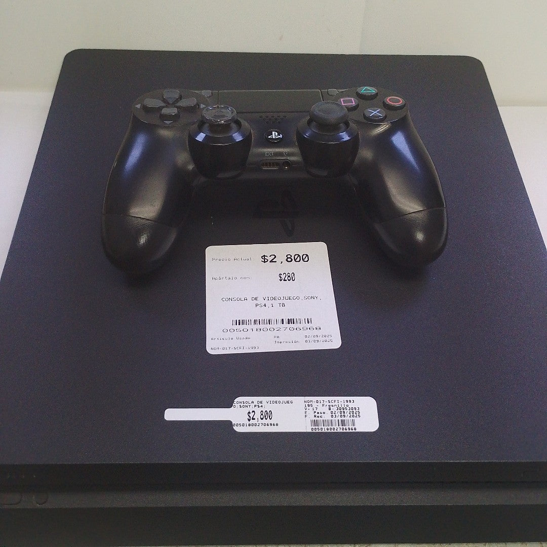 CONSOLA DE VIDEOJUEGO SONY PS4 1 TB (SEMINUEVO)