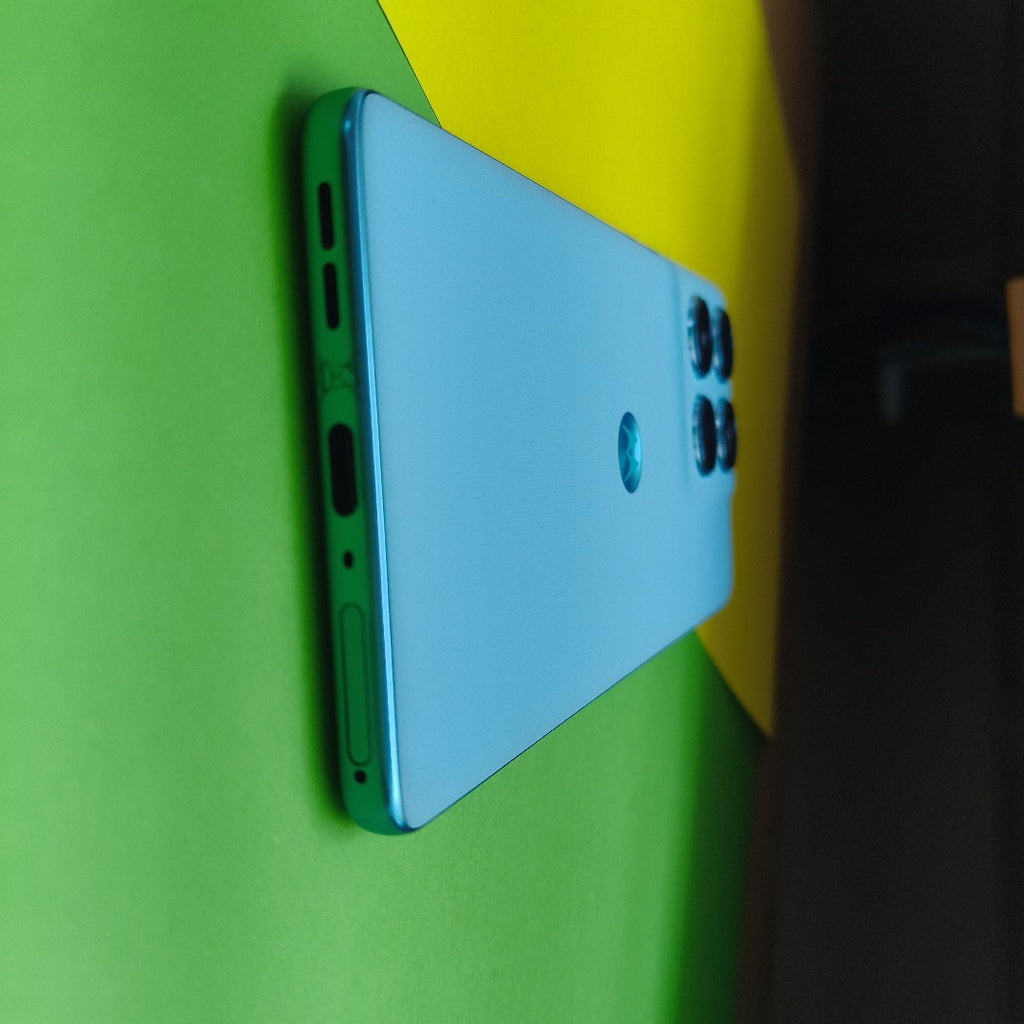 CELULAR MOTOROLA EDGE 60 FUSION XT2503-1 (2023) 256 GB 8 GB RAM (SEMINUEVO)