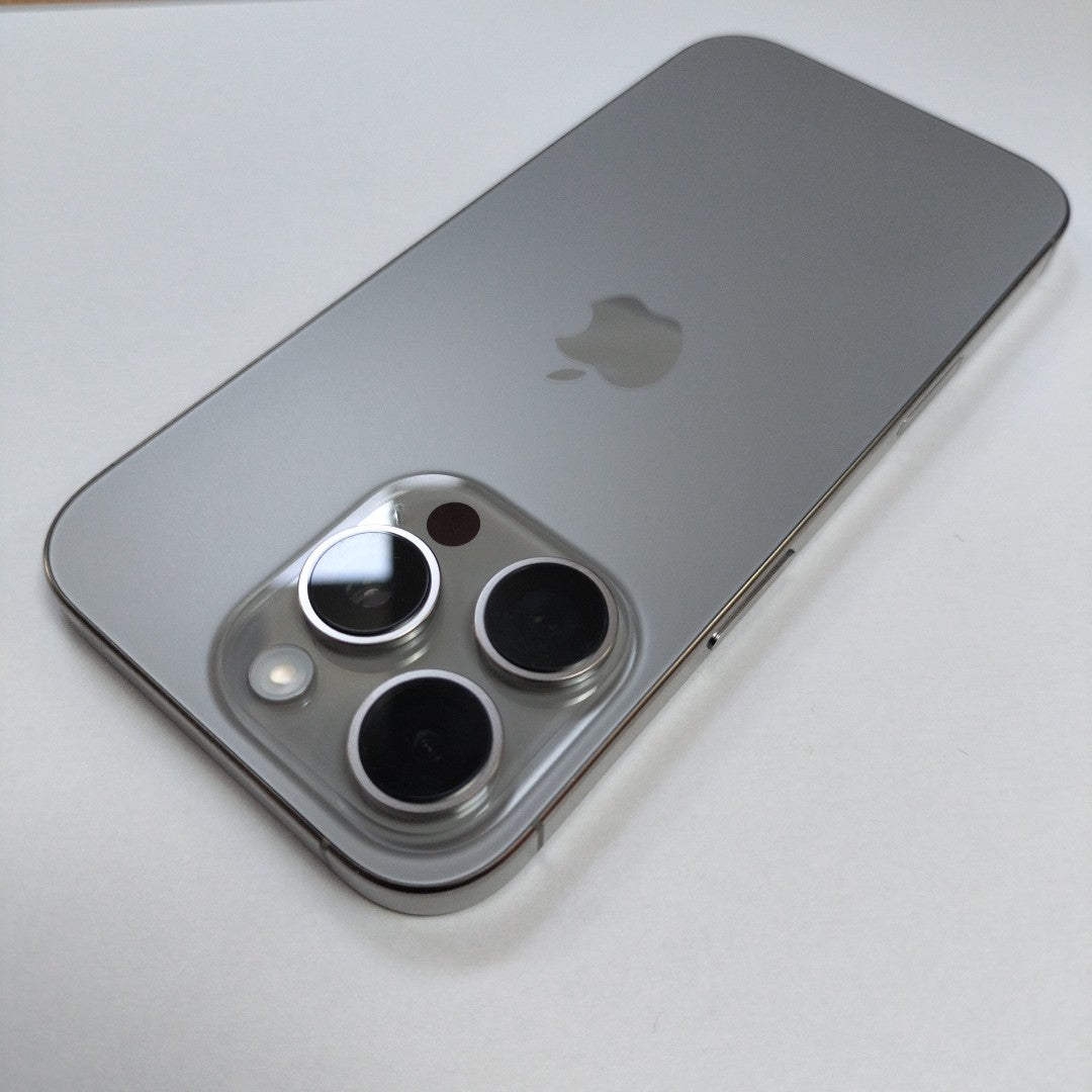 CELULAR APPLE IPHONE 16 PRO A3292 (2024) 128 GB 8 GB RAM (SEMINUEVO)