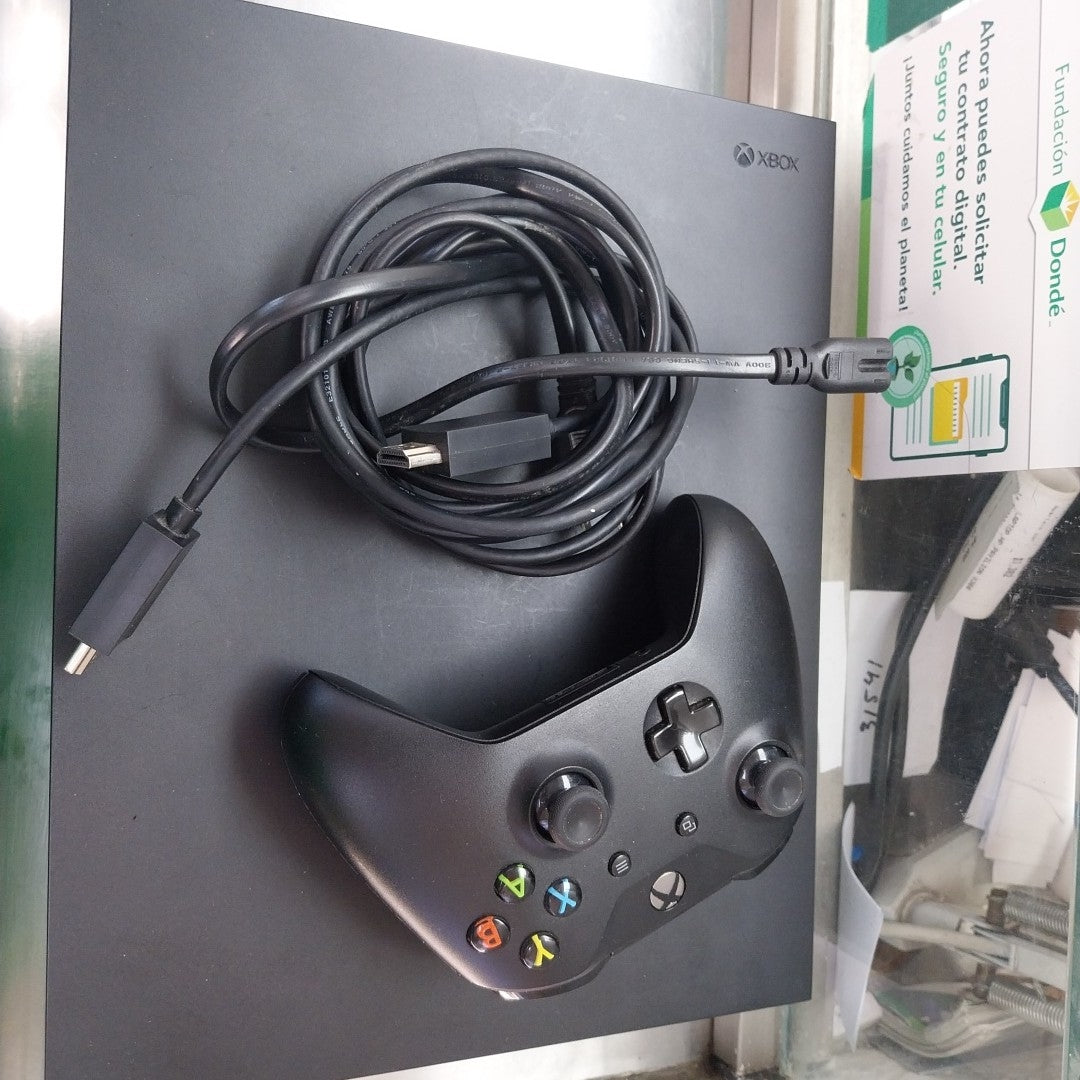 CONSOLA DE VIDEOJUEGO MICROSOFT XBOX ONE X 1 TB (SEMINUEVO)