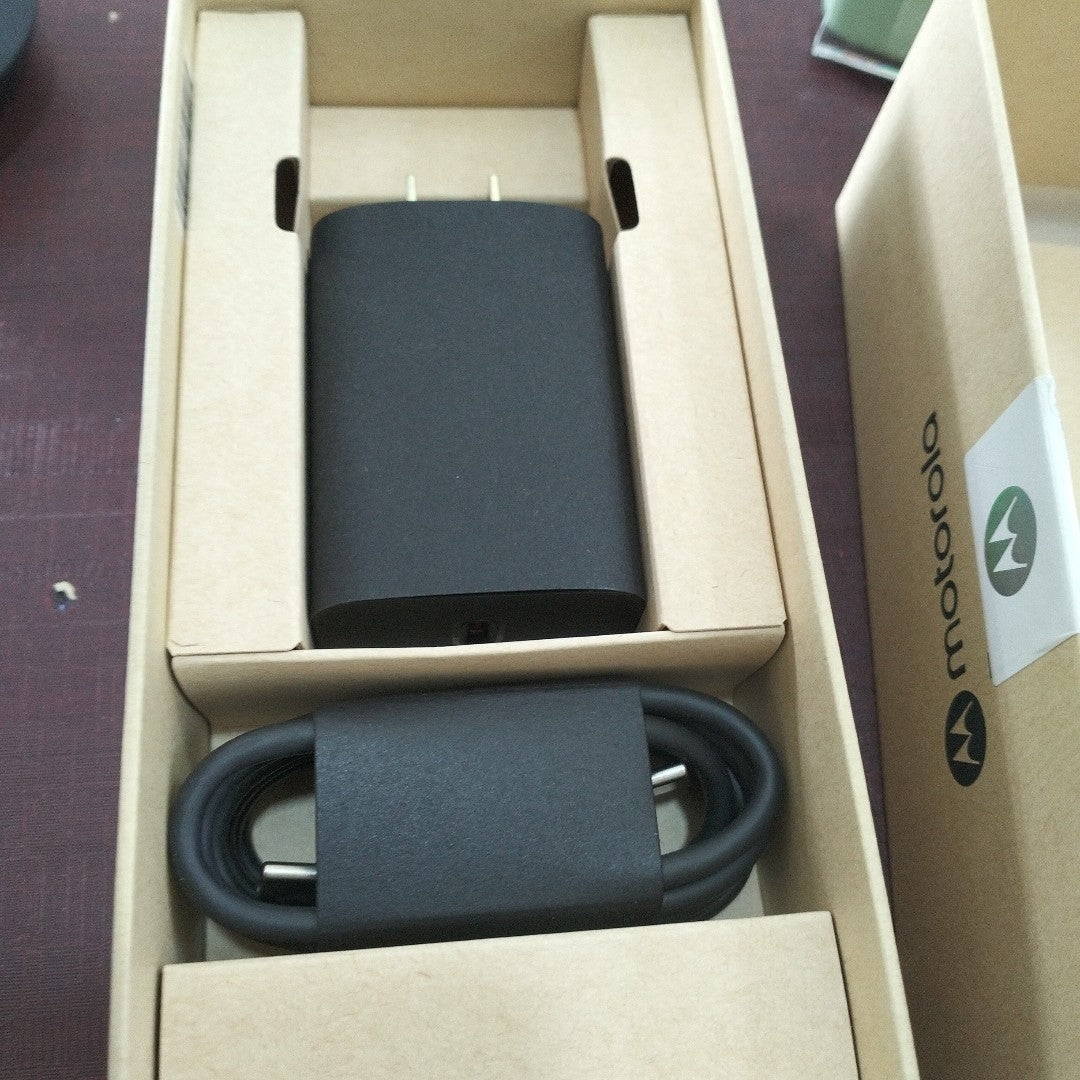 CELULAR MOTOROLA EDGE 40 XT2303-2 (2023) 256 GB 8 GB RAM (SEMINUEVO)