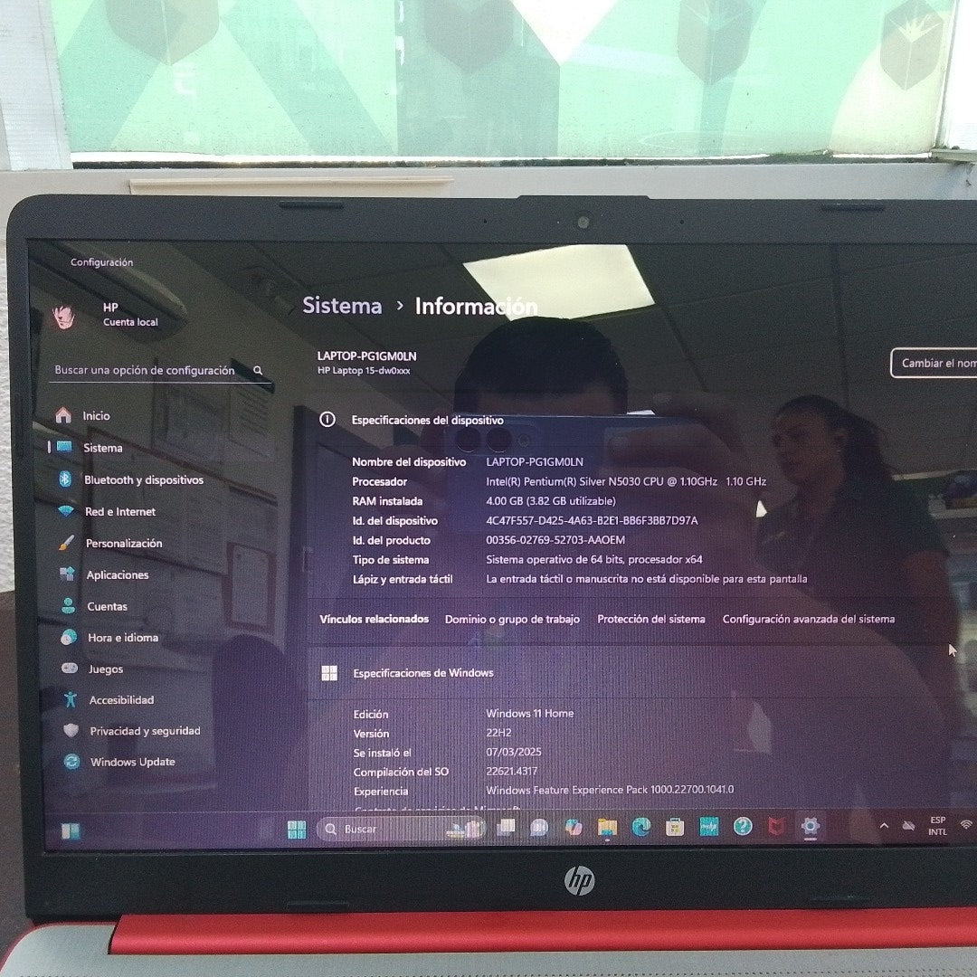 LAPTOP HP 15-DW0083WM (2021) 128 GB SSD 4 GB RAM (SEMINUEVO)