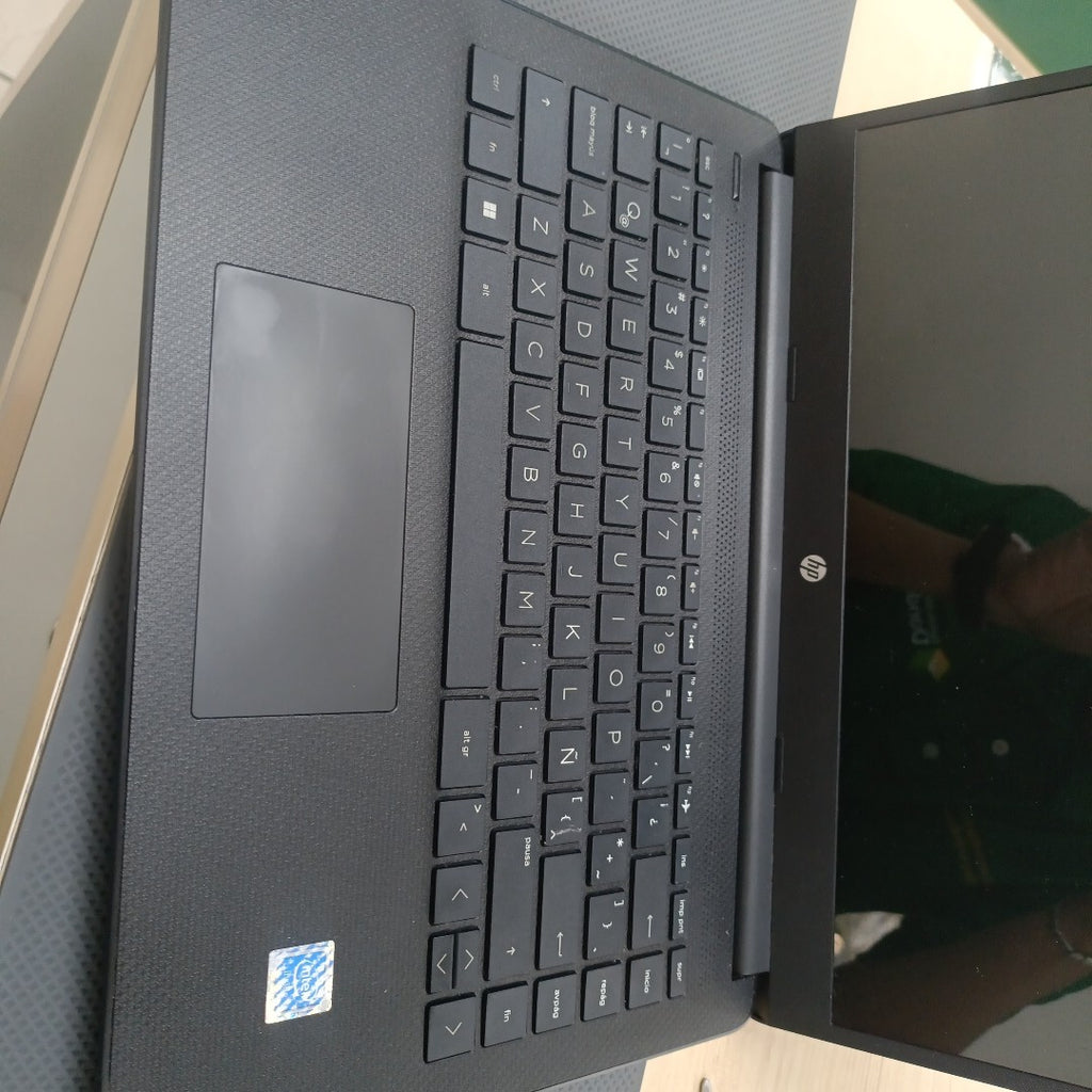 LAPTOP HP 14-DQ0518LA (2023) 128 GB SSD 4 GB RAM (SEMINUEVO)