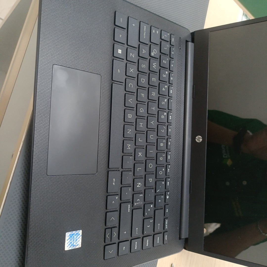 LAPTOP HP 14-DQ0518LA (2023) 128 GB SSD 4 GB RAM (SEMINUEVO)
