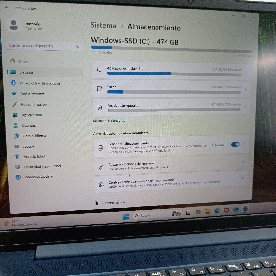 LAPTOP LENOVO IDEAPAD SLIM 3 15IRU8 (2024) 512 GB SSD 8 GB RAM (SEMINUEVO)
