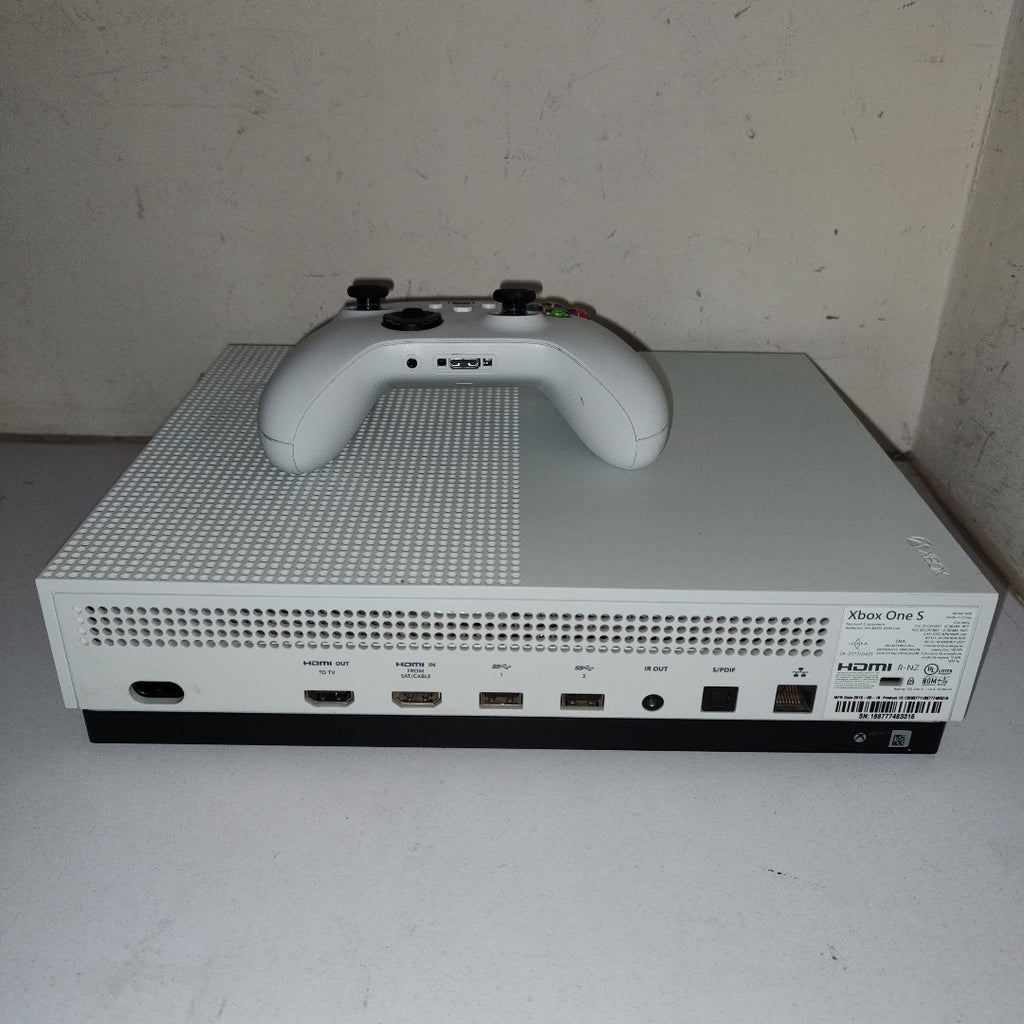 CONSOLA DE VIDEOJUEGO MICROSOFT XBOX ONE S 1 TB (SEMINUEVO)
