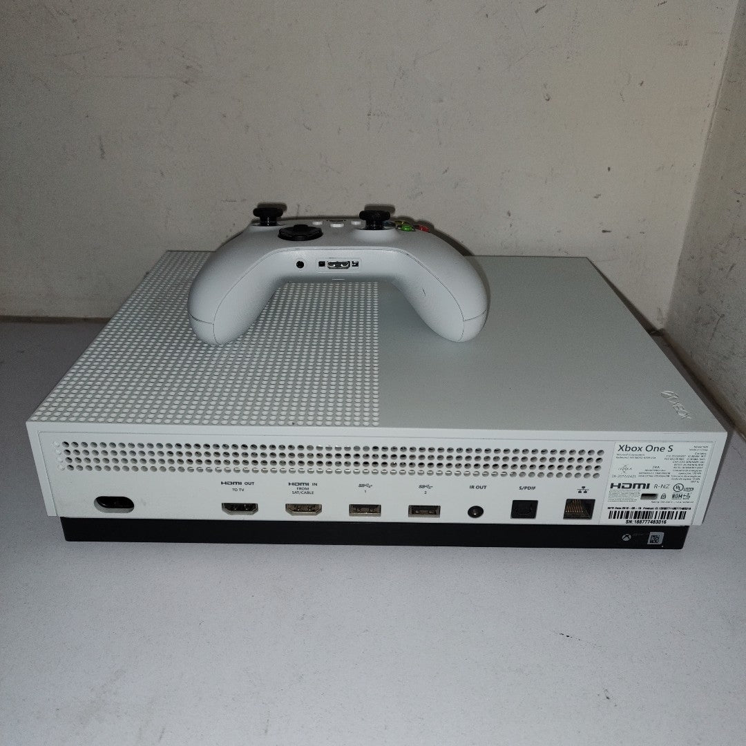 CONSOLA DE VIDEOJUEGO MICROSOFT XBOX ONE S 1 TB (SEMINUEVO)