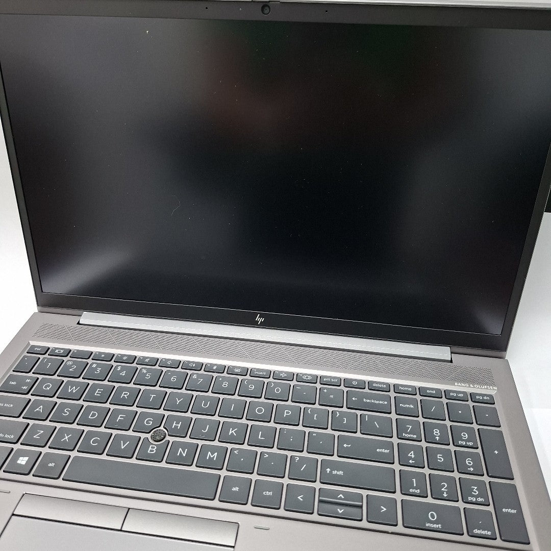 LAPTOP HP ZBOOK FIREFLY 15 G7 (2024) 512 GB SSD 32 GB RAM (SEMINUEVO)