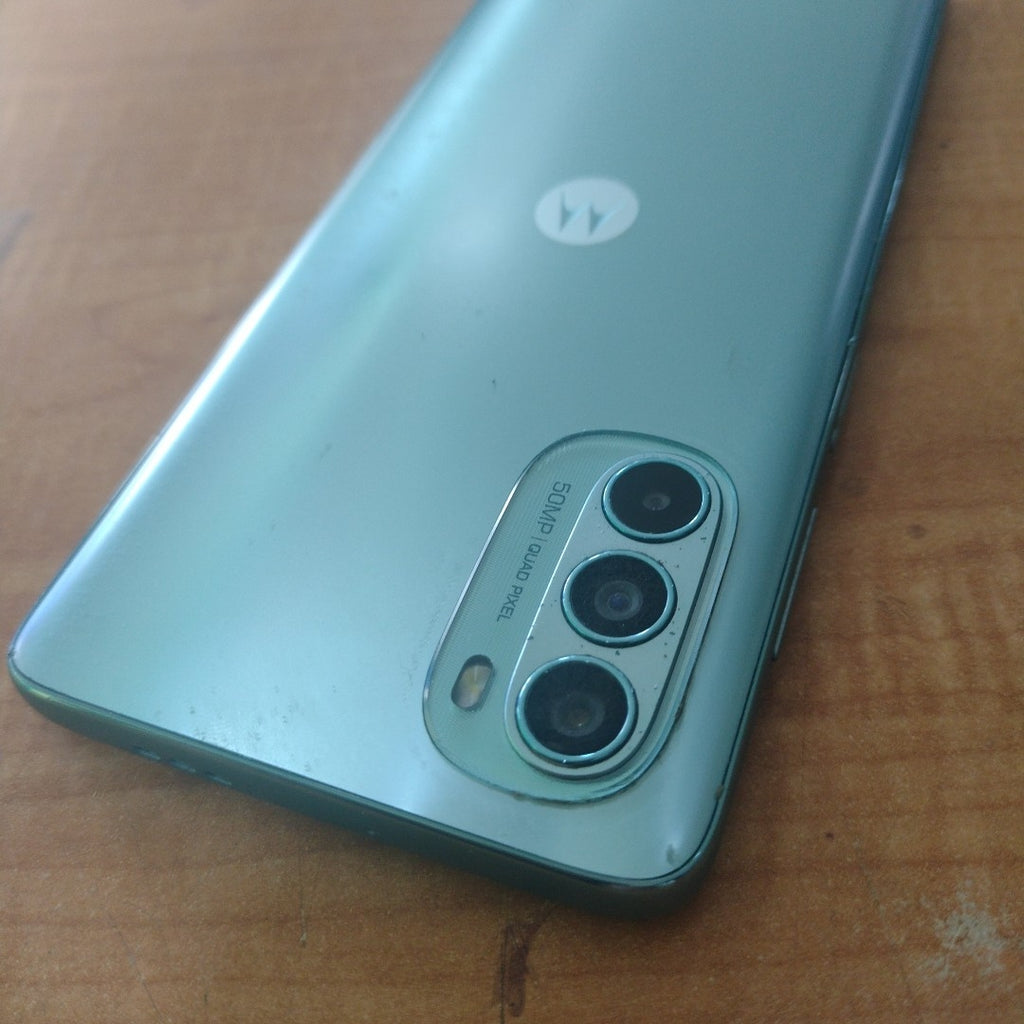 CELULAR MOTOROLA MOTO G62 5G XT2223-2 128 GB 4 GB RAM (SEMINUEVO)
