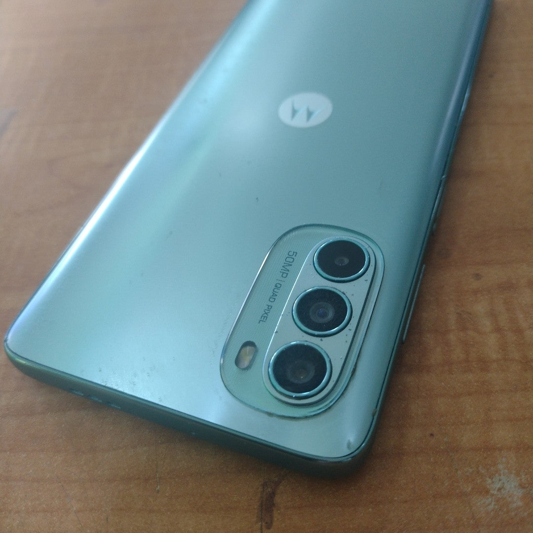CELULAR MOTOROLA MOTO G62 5G XT2223-2 128 GB 4 GB RAM (SEMINUEVO)