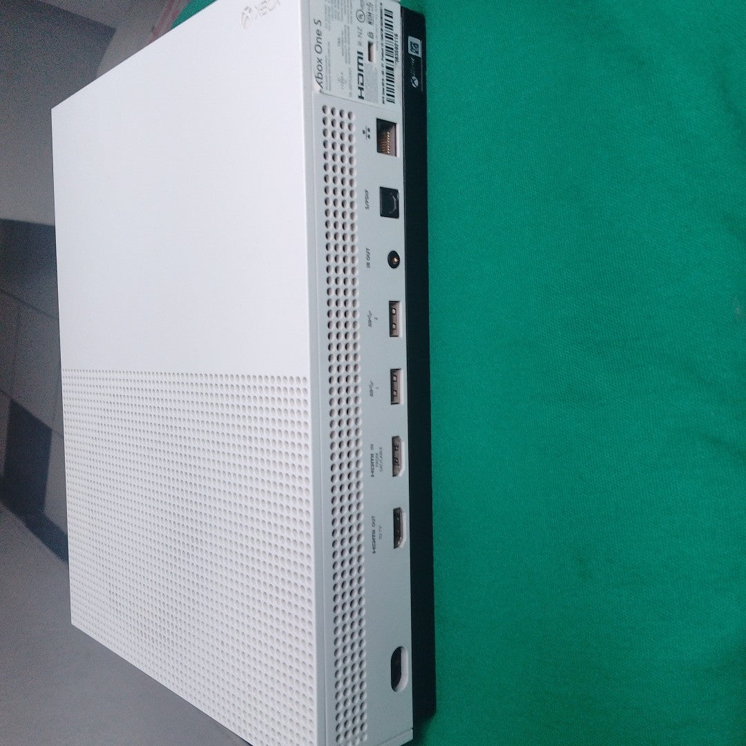CONSOLA DE VIDEOJUEGO MICROSOFT XBOX ONE S 1 TB
