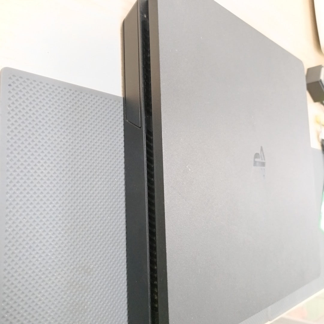 CONSOLA DE VIDEOJUEGO SONY PS4 SLIM 1 TB (SEMINUEVO)
