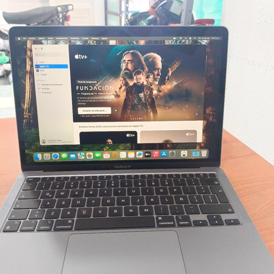 LAPTOP APPLE MACBOOK AIR 13" 2020 3.2 A2337 256 GB SSD 8 GB RAM (SEMINUEVO)