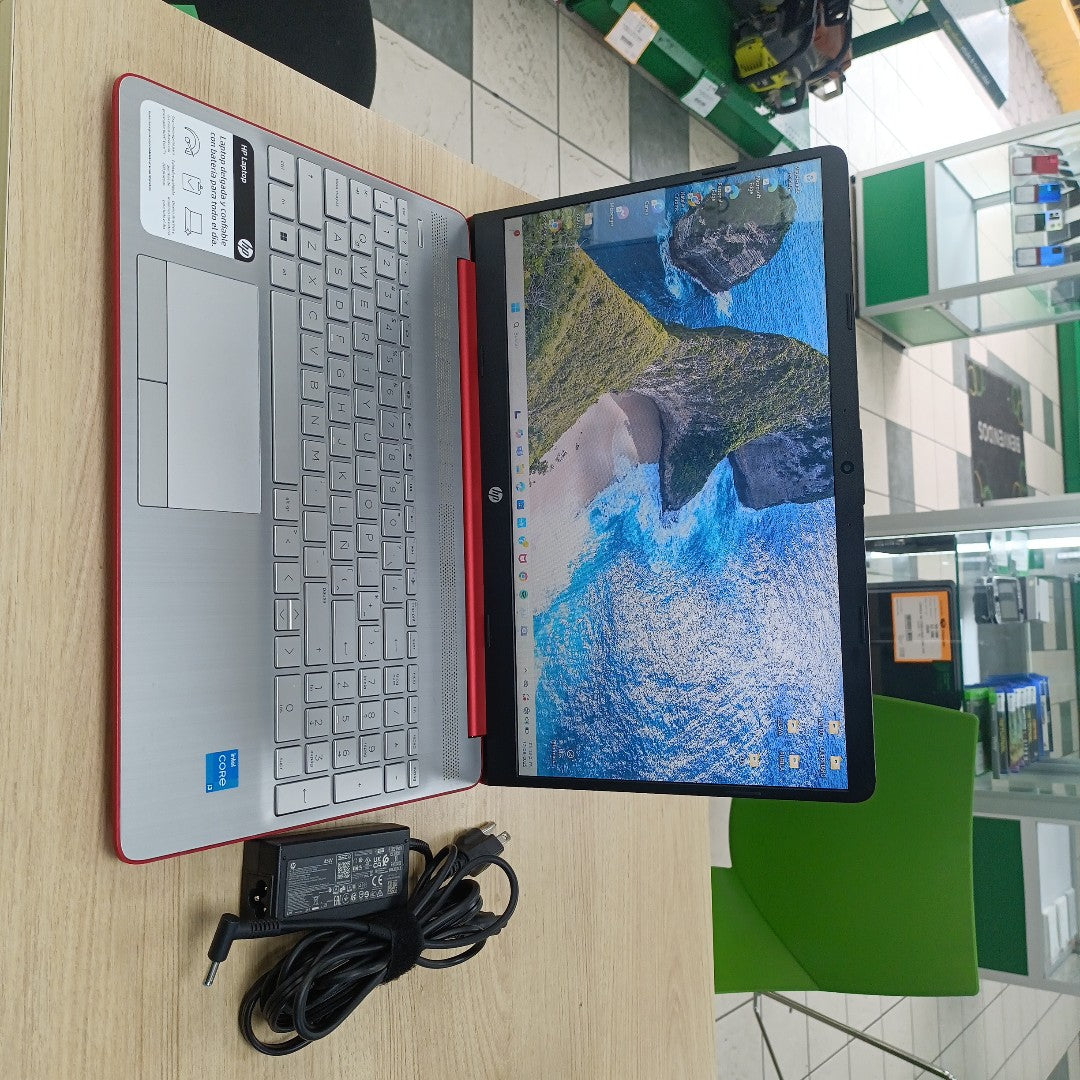 LAPTOP HP 15-DW3500LA (2022) 256 GB SSD 8 GB RAM (SEMINUEVO)