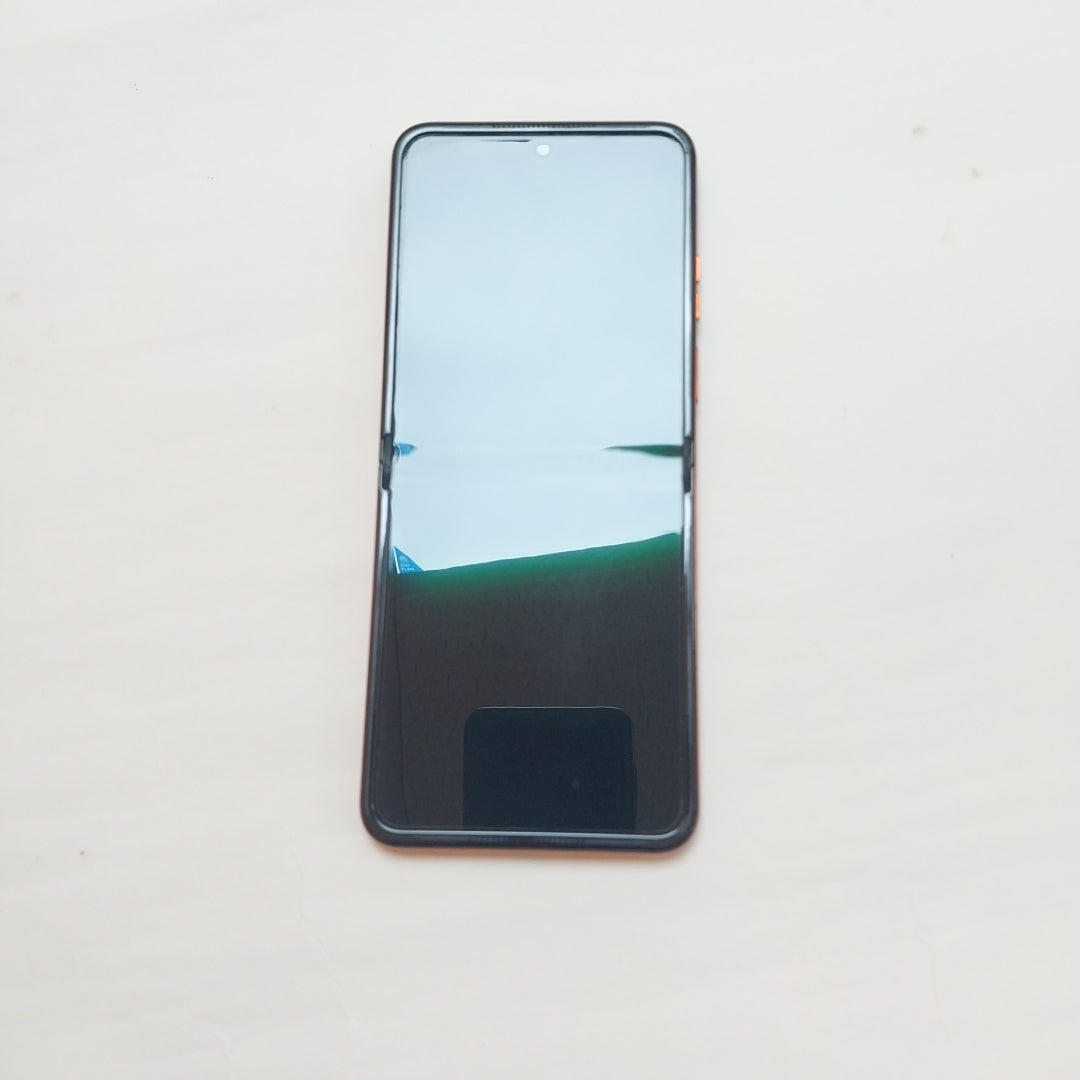 CELULAR MOTOROLA RAZR 50 5G XT2453-1 512 GB 12 GB RAM (SEMINUEVO)