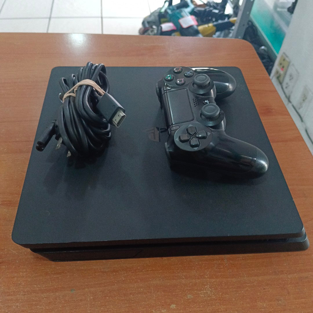 CONSOLA DE VIDEOJUEGO SONY PS4 SLIM 1 TB (SEMINUEVO)