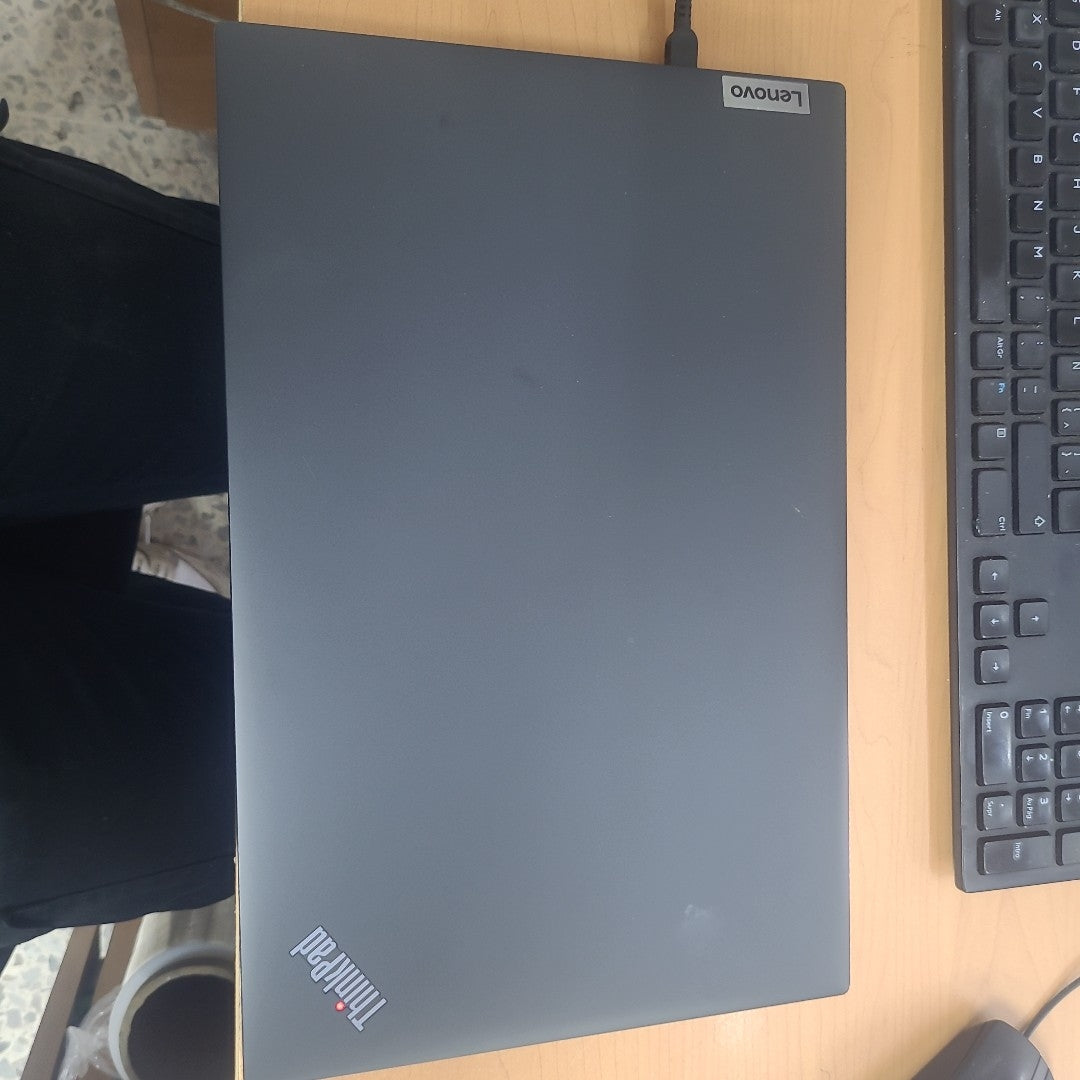 LAPTOP LENOVO THINKPAD L15 GEN 4 (2023) 1 TB SSD 32 GB RAM (SEMINUEVO)