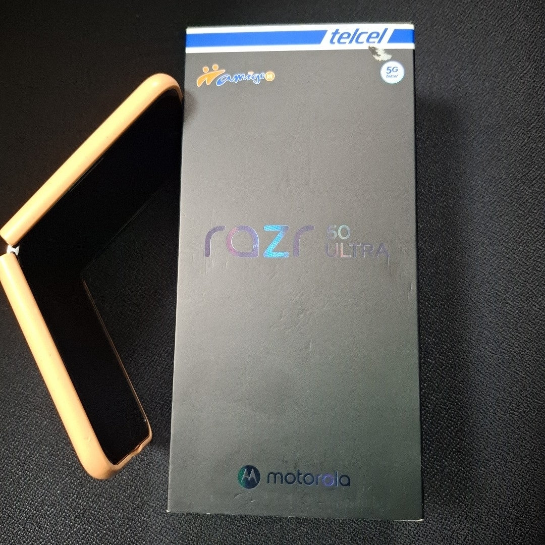 CELULAR MOTOROLA RAZR 50 5G XT2451-3 (2024) 512 GB 12 GB RAM (SEMINUEVO)