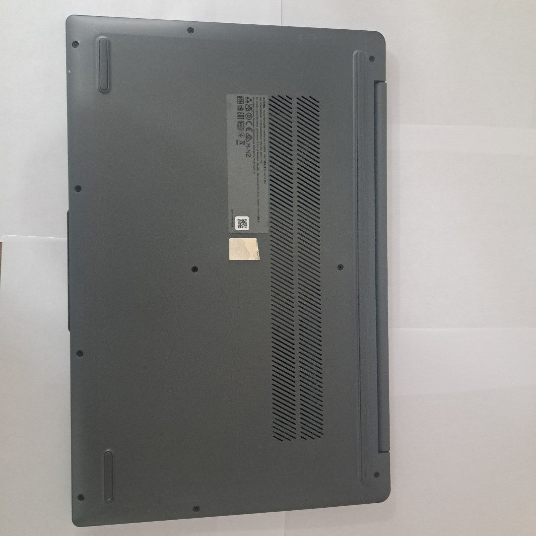 LAPTOP LENOVO IDEAPAD SLIM 3 15IAH8 (2023) 512 GB SSD 8 GB RAM (SEMINUEVO)
