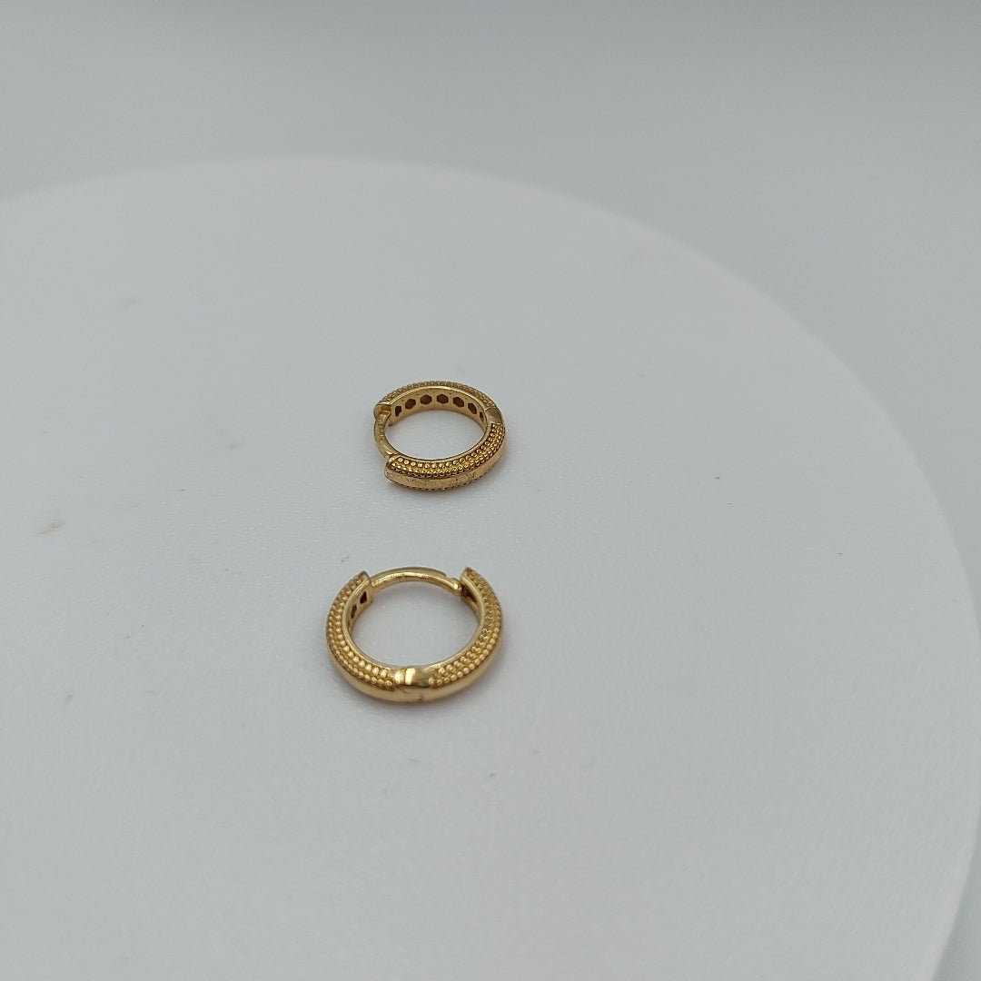 HUGGIES ORO 14K 2.4 (NUEVO)