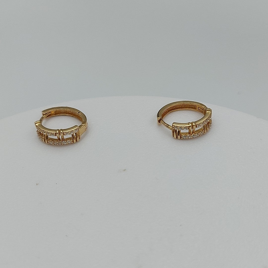 HUGGIES ORO 14K 2.5 (NUEVO)