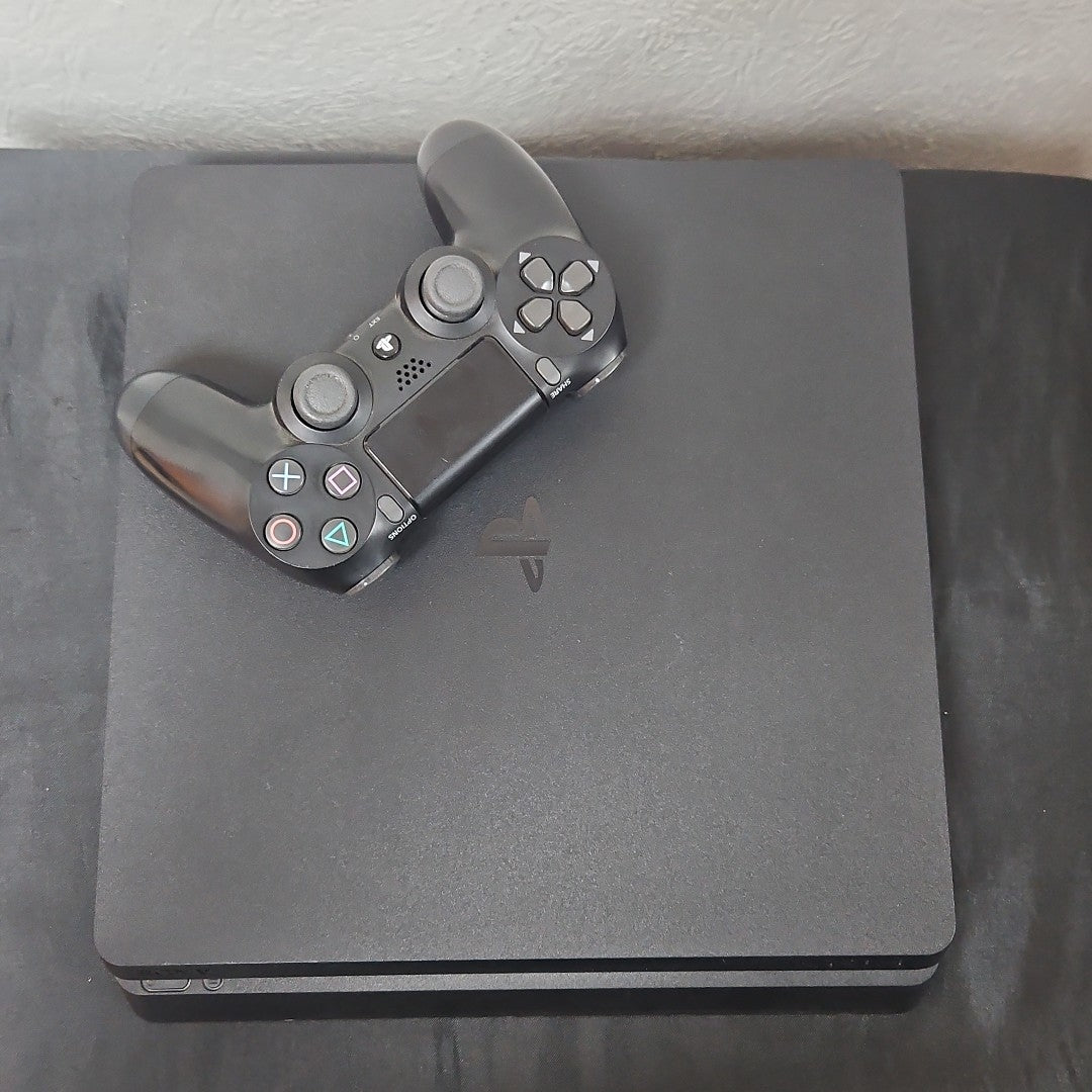 CONSOLA DE VIDEOJUEGO SONY PS4 SLIM 1 TB (SEMINUEVO)