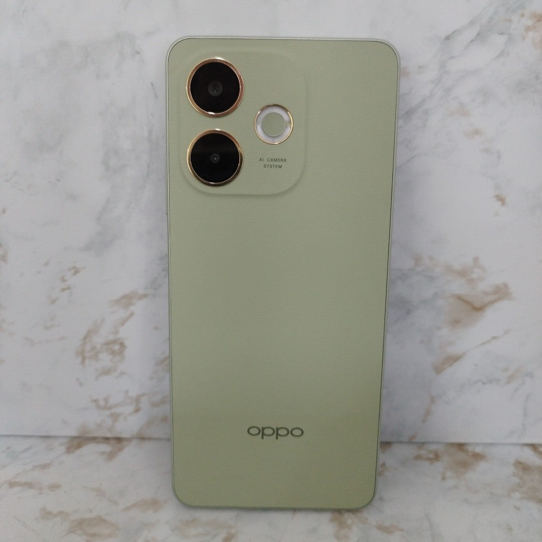 CELULAR OPPO  A5 PRO CPH2711 (2025) 256 GB 8 GB RAM (SEMINUEVO)