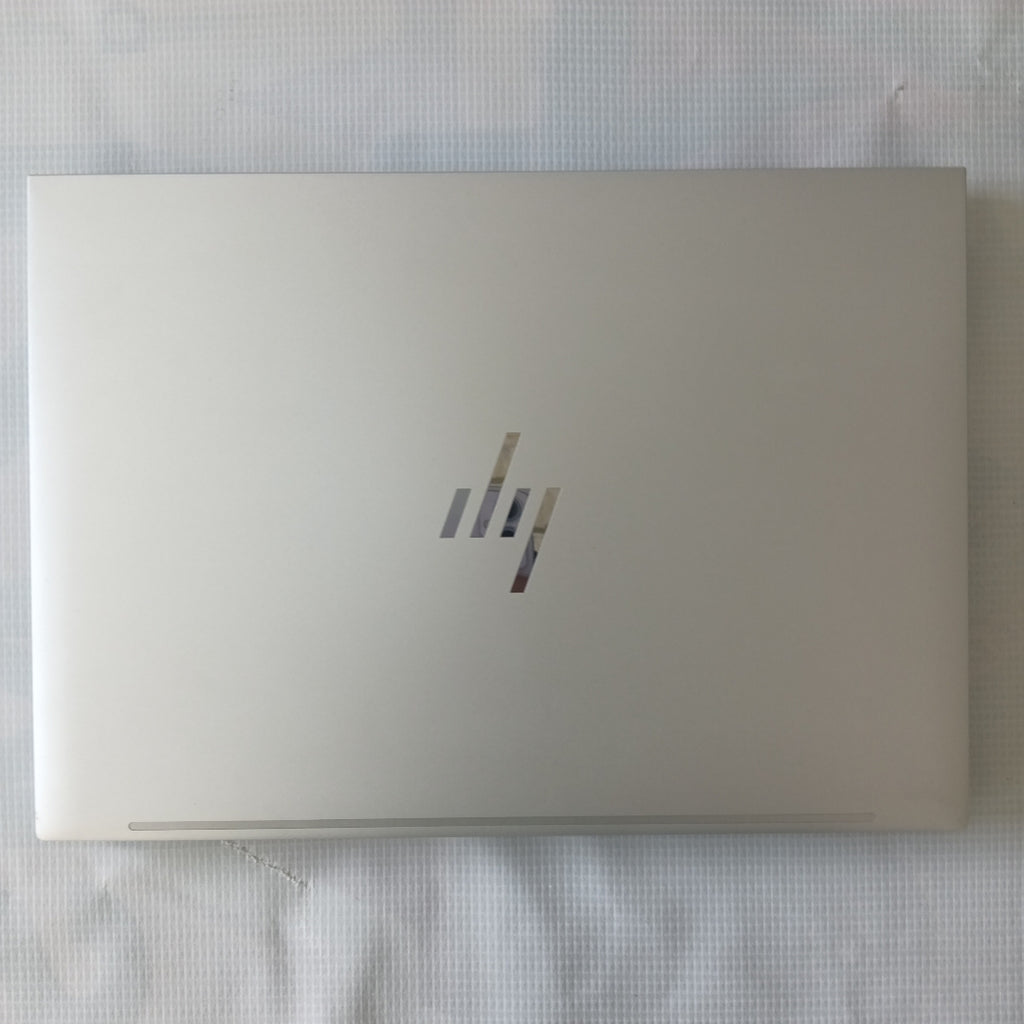 LAPTOP HP ELITEBOOK 840 G9 (2024) 256 GB SSD 16 GB RAM (SEMINUEVO)