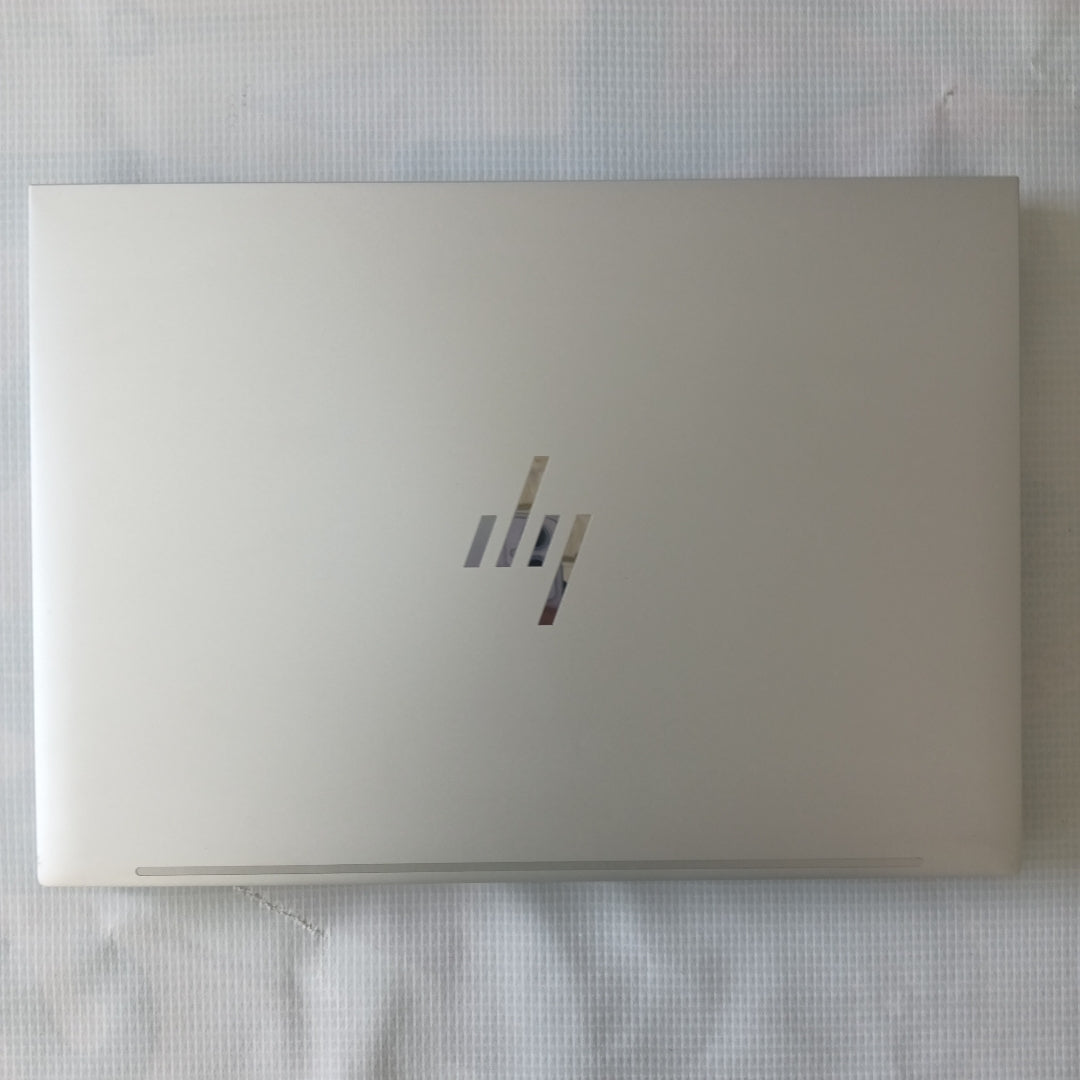LAPTOP HP ELITEBOOK 840 G9 (2024) 256 GB SSD 16 GB RAM (SEMINUEVO)