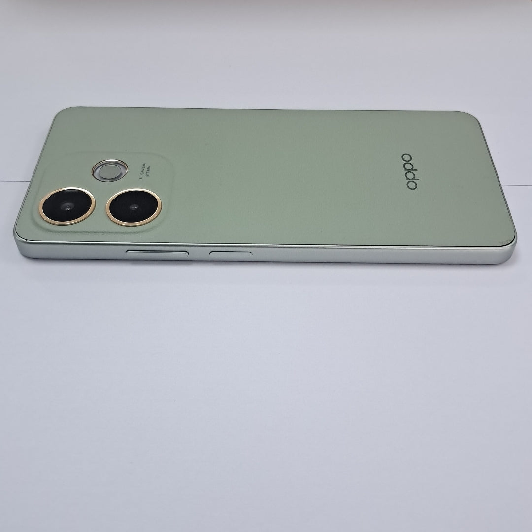 CELULAR OPPO  A5 PRO CPH2711 (2025) 256 GB 8 GB RAM (SEMINUEVO)