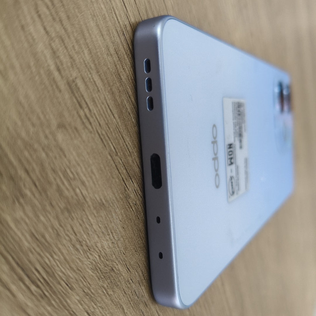 CELULAR OPPO  A5 PRO CPH2711 (2025) 256 GB 8 GB RAM (SEMINUEVO)