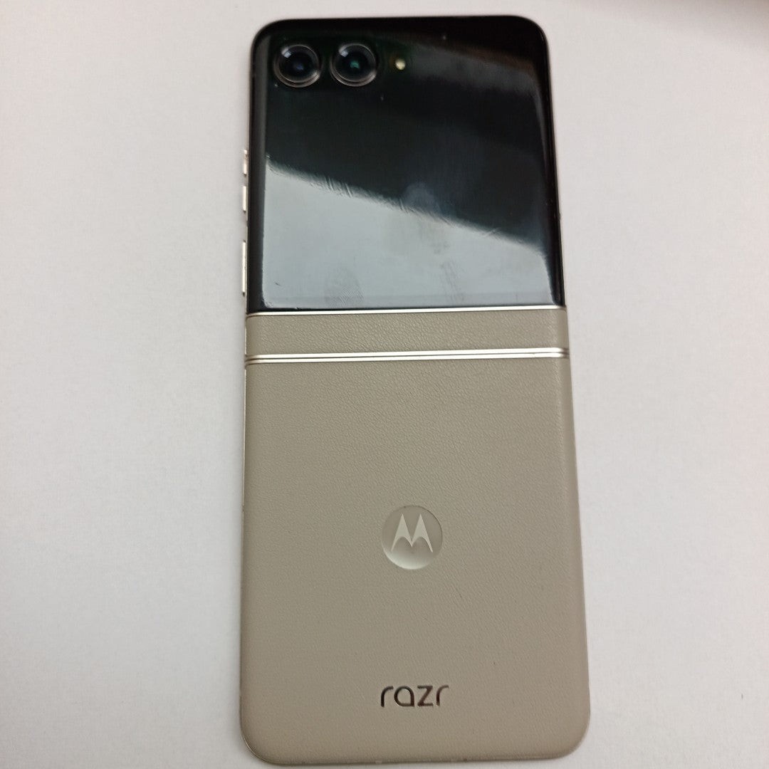 CELULAR MOTOROLA RAZR 50 5G XT2453-1 512 GB 12 GB RAM (SEMINUEVO)