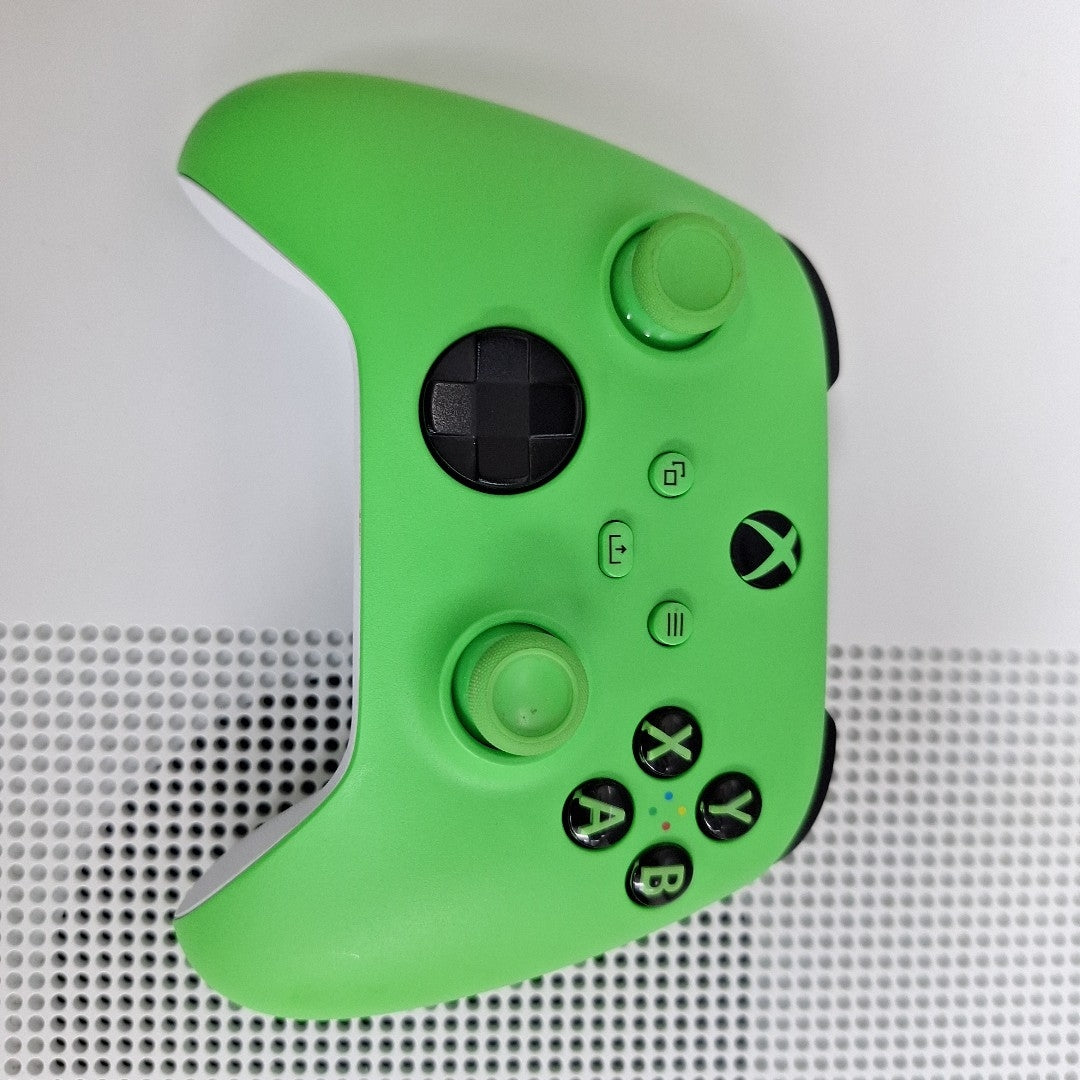 CONSOLA DE VIDEOJUEGO MICROSOFT XBOX ONE S 1 TB (SEMINUEVO)