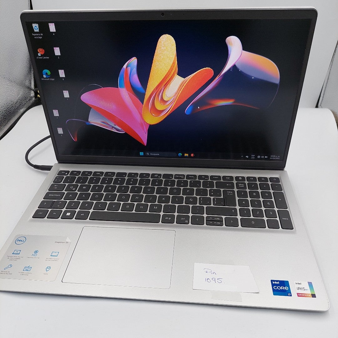 LAPTOP DELL INSPIRON 15 3520 (2024) 1 TB SSD 16 GB RAM (SEMINUEVO)
