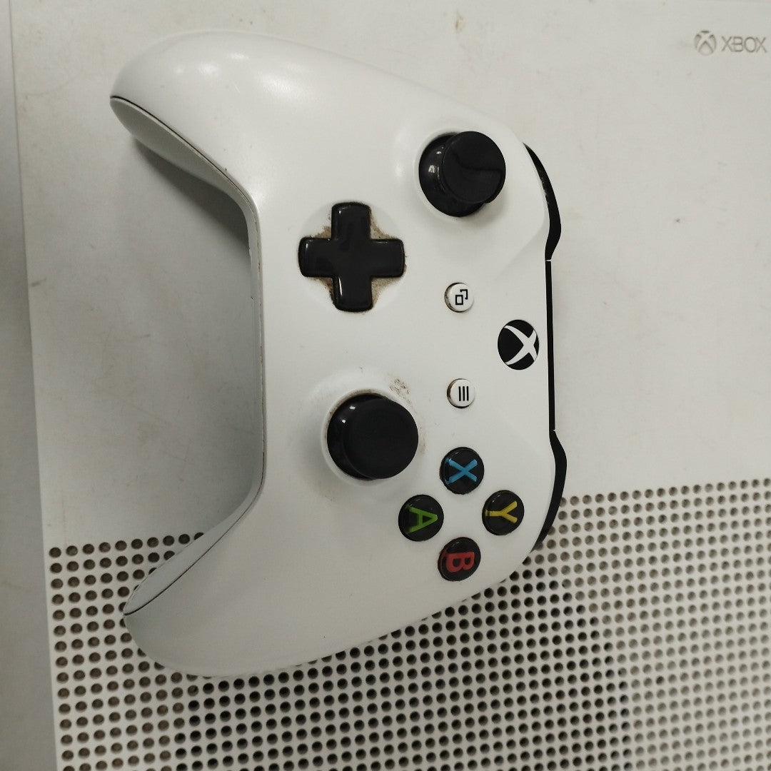 CONSOLA DE VIDEOJUEGO MICROSOFT XBOX ONE S 1 TB (SEMINUEVO)