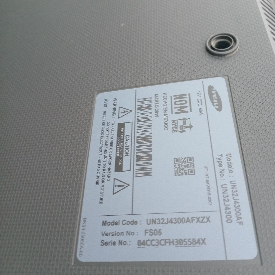 PANTALLA SAMSUNG UN32J4300AF(2016) 32" LED HD (SEMINUEVO)