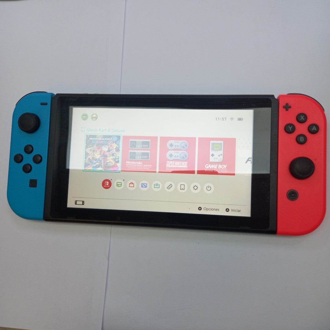 CONSOLA DE VIDEOJUEGO NINTENDO SWITCH 32 GB (SEMINUEVO)