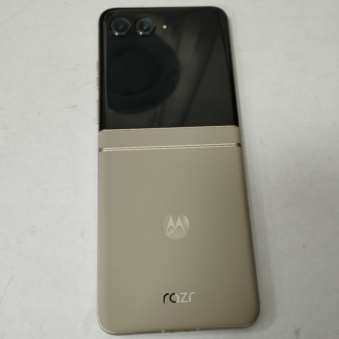 CELULAR MOTOROLA RAZR 50 5G XT2453-1 512 GB 12 GB RAM (SEMINUEVO)