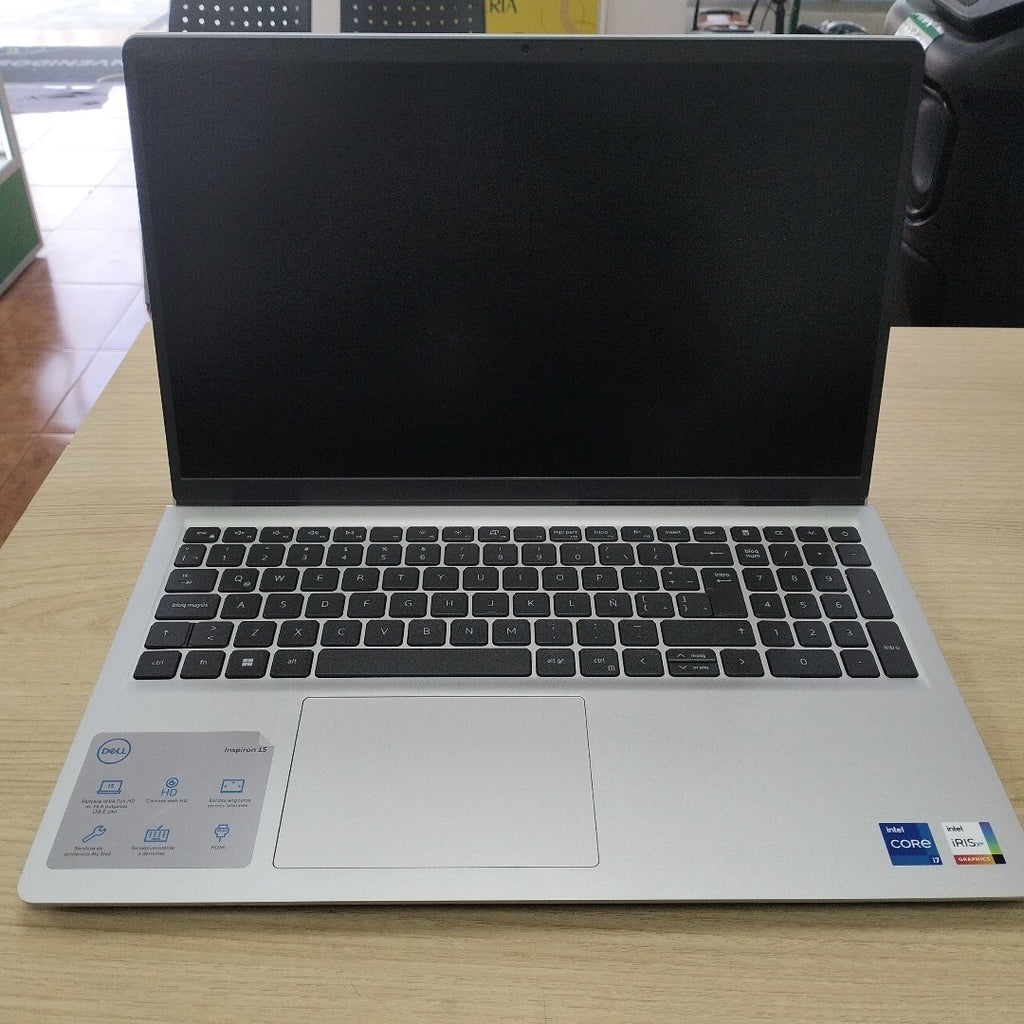 LAPTOP DELL INSPIRON 15 3520 (2024) 512 GB SSD 16 GB RAM (SEMINUEVO)