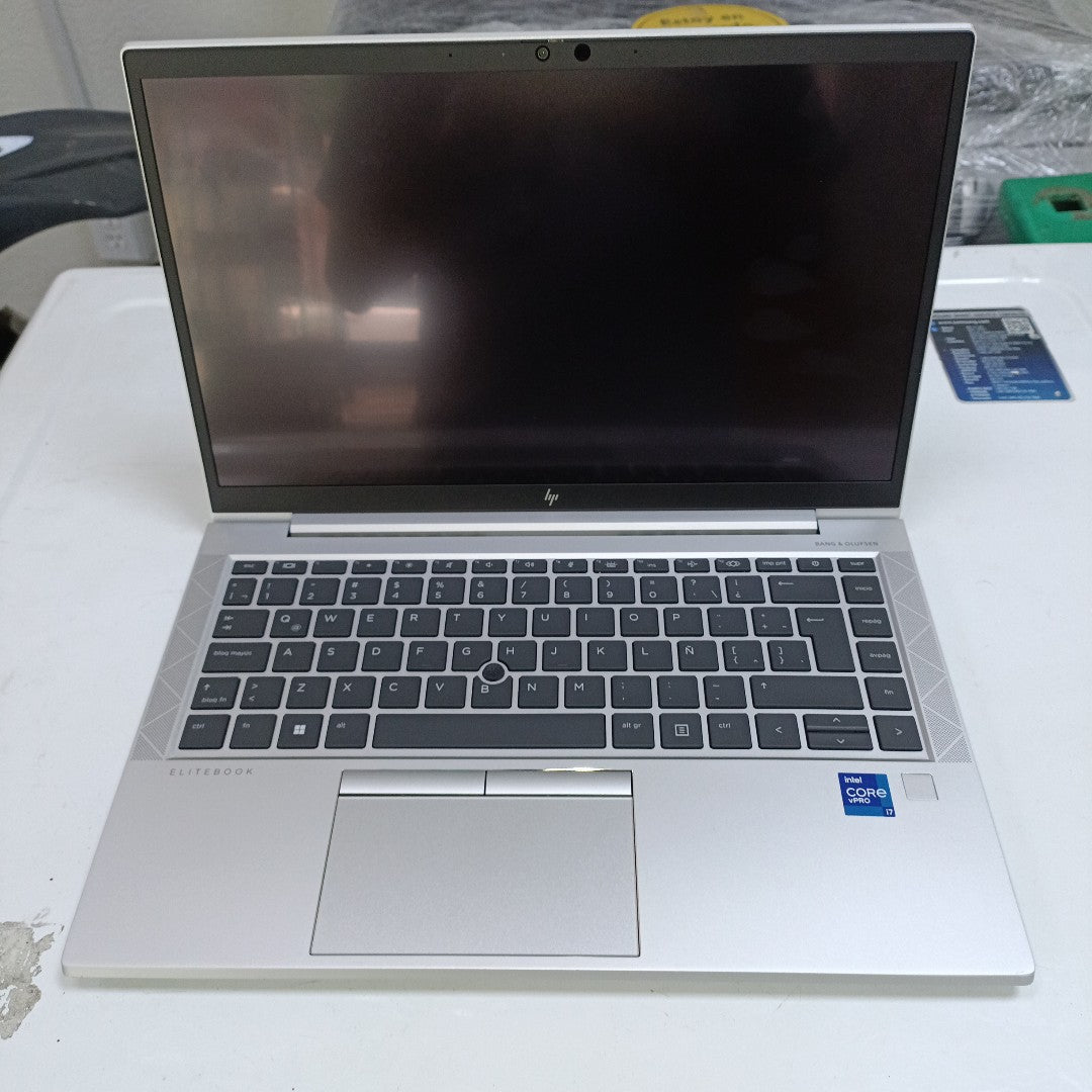 LAPTOP HP ELITEBOOK 840 G8 (2023) 256 GB SSD 16 GB RAM (SEMINUEVO)
