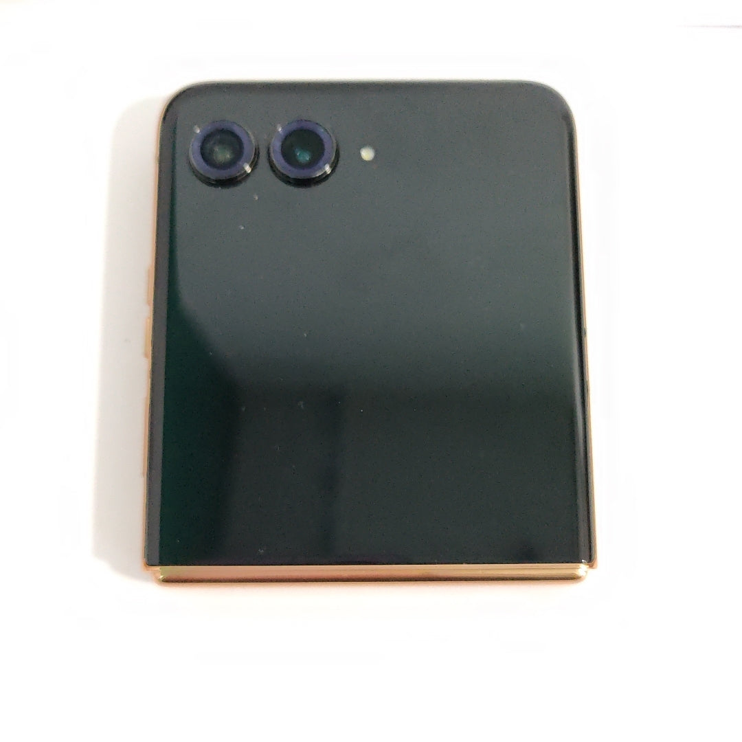CELULAR MOTOROLA RAZR 50 ULTRA XT2451-3 (2024) 512 GB 12 GB RAM (SEMINUEVO)