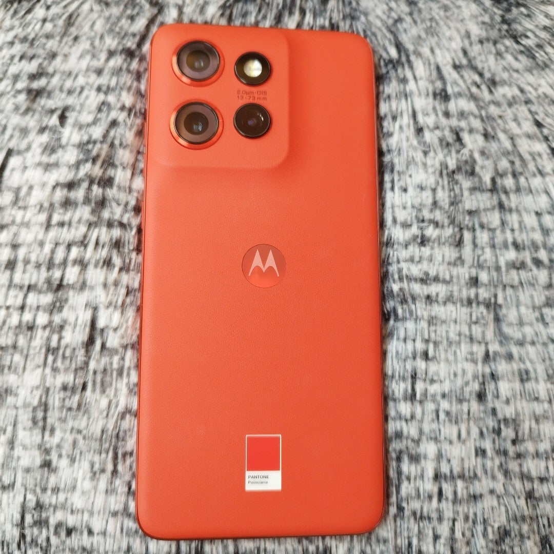 CELULAR MOTOROLA EDGE 50 NEO XT2409-2 (2024) 256 GB 8 GB RAM (SEMINUEVO)