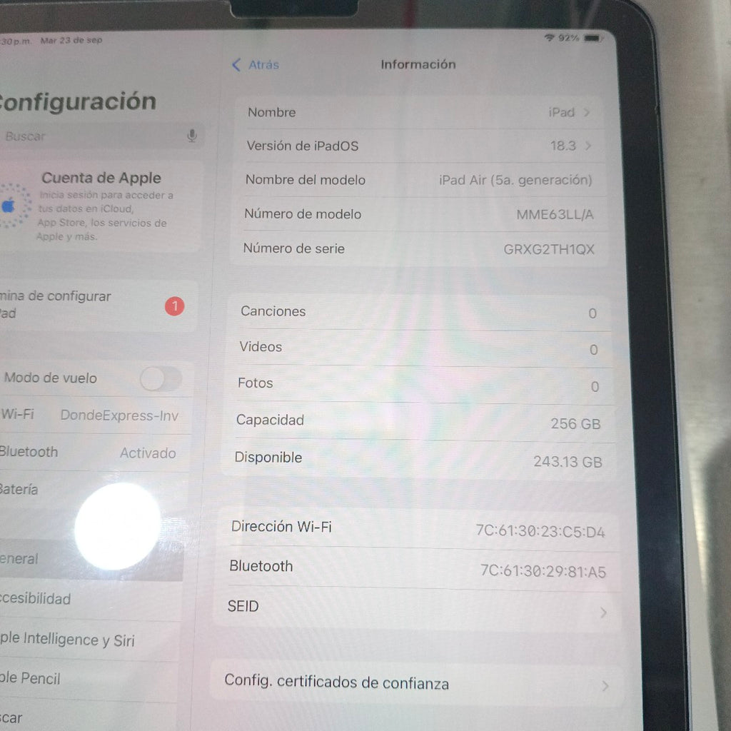 TABLETA APPLE IPAD AIR 5 A2588 256 GB 8 GB RAM (SEMINUEVO)